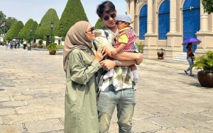 Rizky Billar Tulis Pesan Haru, Penampilan Lesti Kejora Bercadar Saat Umrah Curi Atensi
