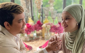 Istri Ucap Satu Janji Seraya Genggam Tangan Indra Bekti