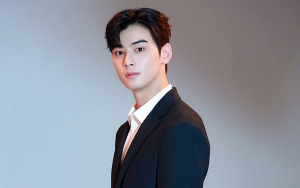 Peran Guru, Visual Cha Eunwoo Mencolok di Lokasi 'A Good Day to Be a Dog'