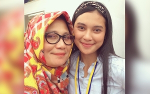 Ibunda Kaget Indah Permatasari Datang, Terharu Soal Momen Genggam Tangan