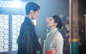 Gestur Tubuh Lee Jae Wook Saat Cium Bibir Go Yoon Jung di 'Alchemy Of Souls 2' Disorot