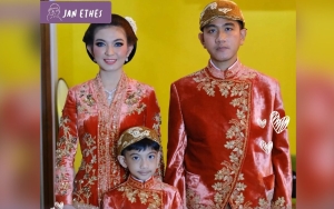 Jan Ethes Kece di Foto Liburan Tahun Baru, Selvi Ananda Tampil Cantik Bak ABG