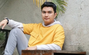 Aldi Taher Lelang Gitar dan Jam Tangan Spesial untuk Indra Bekti Usai Nominal Donasi Kena Nyinyir
