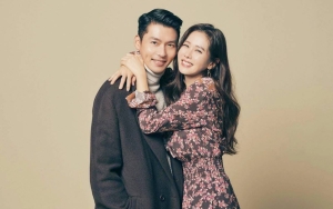 Sambut Tahun Baru, Beredar Foto Art Keluarga Hyun Bin Bareng Son Ye Jin dan Anak