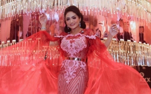 Sikap Low Profile Krisdayanti Terbongkar Gara-Gara Lipstik Berantakan