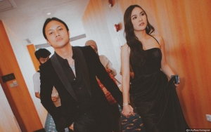 Jago Banget! Rizky Febian Main Lato-Lato Sampai Bikin Mahalini Melongo