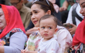 Rayyanza Cipung Joget Ceria Usai Sakit, Aksi Pakai Skincare Bikin Glowing