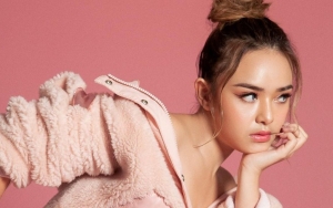 Amanda Manopo Tampil Simple   Dengan Sweater Ungu, Total Harga Outfit Bikin Pingsan