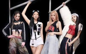 Foto BLACKPINK Bareng Staf Disebut Bak Momen Terakhir