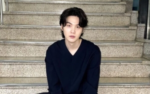 Momen Balik Layar Suga BTS untuk Valentino Terungkap, Tampilkan Dualitas Mempesona
