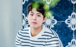 Park Bo Gum Dukung Park So Dam Hadiri Premiere 'Phantom', Gaya Super Ganteng Bikin Takjub