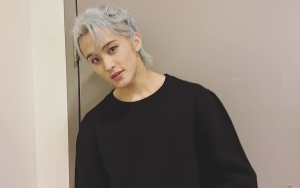 Mark Lee NCT Mendadak Nyeletuk Gaun Pengantin Untuk Kekasih