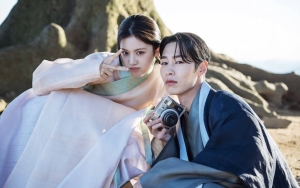 Solid, Go Yoon Jung dan Geng 'Alchemy of Souls' Sempatkan Hadiri Fanmeeting Lee Jae Wook