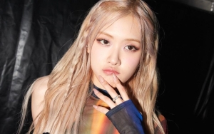 Rose Jadi Perhatian Usai Tiba-Tiba Berlutut di Tengah Konser BLACKPINK