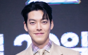 Kim Woo Bin Kedapatan Belanja dengan Sosok Akrab Tapi Bukan Shin Min A