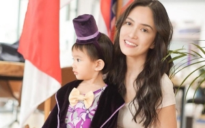 Baju Minim Shandy Aulia Kala Jemput Anak Sekolah Jadi Perbincangan