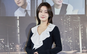 Kang Sora Lebih Gugup Bintangi 'Can We Be Strangers?' Ketimbang Drama Debut