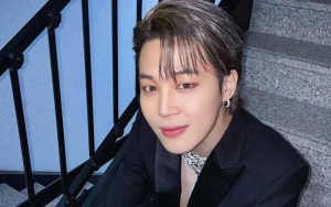 Sosok yang Dampingi Jimin BTS di Bandara Bikin Gagal Fokus