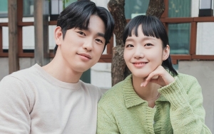 Kim Go Eun Beri Dukungan Lucu ke Jinyoung GOT7 yang Rilis Album Solo