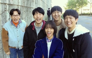 Aktor 'Reply 1988' Reuni, Posisi Duduk Pasangan Lee Hyeri & Ryu Jun Yeol Disorot