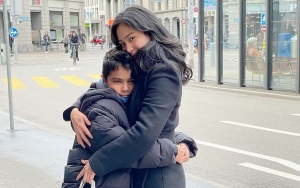 Beri Pesan ke Anak, Bunga Zainal: Gak Ada yang Hidup Cuma Modal Cinta Ya Dek