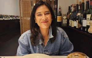 Dituding Sombong, Dian Sastro Jelaskan Alasan Tolak Foto Saat Bareng Keluarga