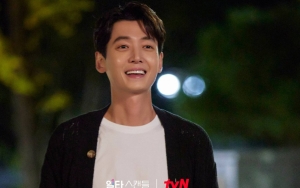 Drama Jung Kyung Ho 'Crash Course in Romance' Viral Usai Alami Lonjakan Rating Tak Terduga