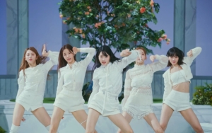 LE SSERAFIM Tampil Girly dan Imut di MV 'FEARLESS' Japanese Ver, Netizen Korea Minta Konsep Serupa