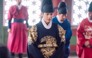 Park Hyung Sik Kasihani Perannya Sebagai Putra Mahkota di 'Our Blooming Youth'