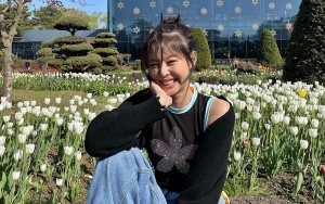 Style Jennie BLACKPINK Kunjungi Masjid Dubai Jadi Perbincangan