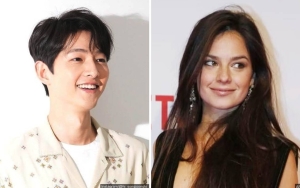 Song Joong Ki dan Katy Louise Saunders Dilaporkan Tinggal Bareng sejak Tahun Lalu