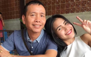 Diajak Ayu Ting Ting Keliling Eropa, Ayah Ojak Bawa Bekal Ikan Asin