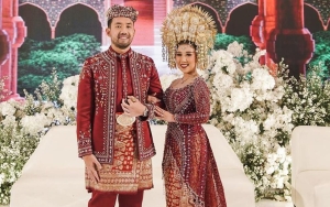 Honeymoon Ke Eropa, Kiky Saputri Pamer Momen Dihujani Ciuman Oleh Suami