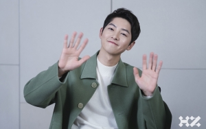 Dianggap Cowok Red Flag, Reporter Puji Song Joong Ki Sebagai Pria Sejati