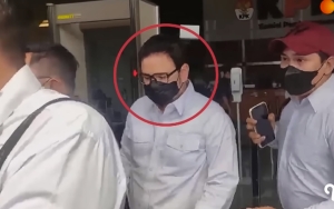 Dito Mahendra Akhirnya Muncul Di Kantor KPK, Wajah Panik Lari Kocar-Kacir Dikejar Wartawan Disorot