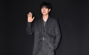 Pamer Kado Spesial, Choi Woo Shik Gak Nyangka Kariernya Sudah 12 Tahun Saja