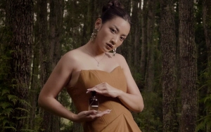 Luncurkan Parfum 'Seksi', Hesti Purwadinata Jawab Kabar Pensiun Jadi Artis