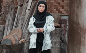 Terciduk Lepas Hijab, Cita Citata Balas Komentar Pedas Netter