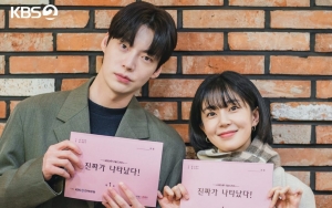 Ahn Jae Hyun Bicara Karakter Jadi Dokter Kandungan di 'The Real Deal Has Come' Bareng Baek Jin Hee