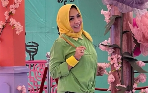 Terancam Digugat Gono-gini, Rieta Amilia Selow Pamer Dikelilingi Anak-Mantu Banjir Dukungan