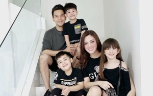 Ribut dengan Jonathan Frizzy, Dhena Devanka Nangis Dengar Curhat Pilu Anak Bungsu 
