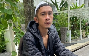 Aming Ganteng Pakai Peci, Momen Video Call Ayank Cantik So Sweet