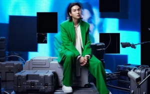 Suga BTS Palingkan Wajah Lihat Model Umbar Dada, Kini Ungkap Rasanya Datang ke Fashion Show