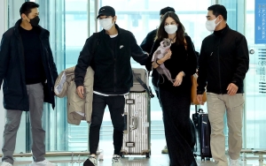 Batal LDR, Song Joong Ki Ditemani Katy Louise Saunders Berangkat ke Hungaria