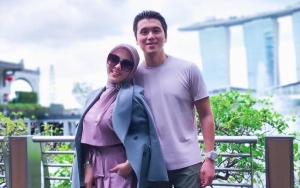 Kedinginan, Cara Reino Barack Hangatkan Tubuh Malah Bikin Syahrini Ngakak