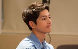Song Joong Ki Pamer Foto Bareng Sosok Kesayangan, Fans Langsung Tulis Komentar Menggoda