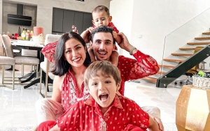 Jessica Iskandar Liburan Tanpa Suami, Ekspresi Semringah El Barack Curi Fokus