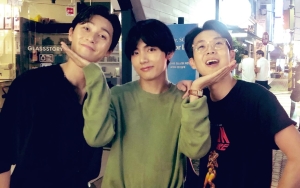 V BTS Gugup Dikepoi di Prescon 'Jinny's Kitchen', Park Seo Joon & Choi Woo Shik sampai Ngakak