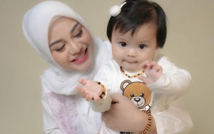Aurel Hermansyah Pamer Momen Ameena Dikelilingi Segunung Kado Bikin Takjub