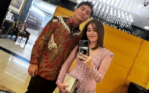 Histeris, Ayu Ting Ting Reflek Jambak Boy William Saat Tiba-tiba Dikerjain